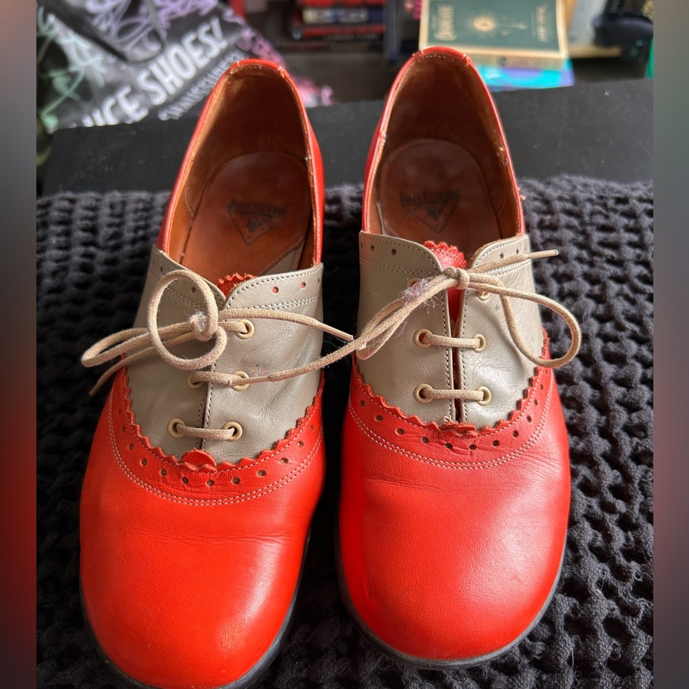 John Fluevog Orange Erika flats W7.5